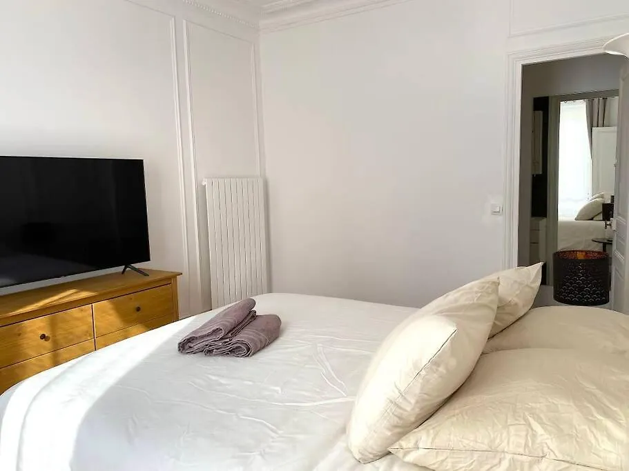 Mytripinparis - Large And Sunbathed 1Br - Close To The Eiffel Tower